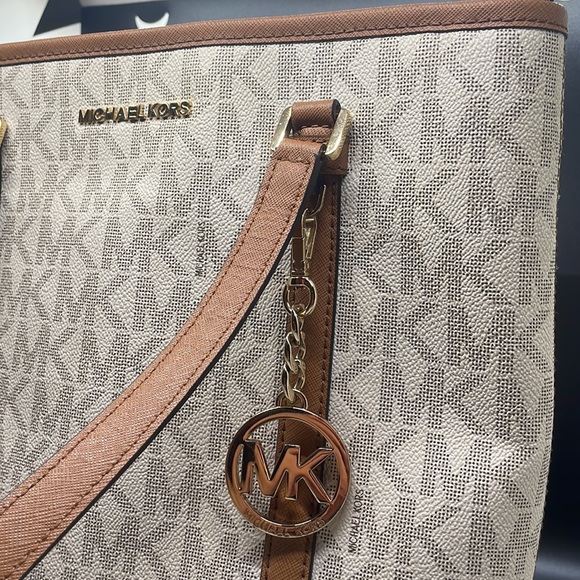 Michael Kors Tote Bag - Picture 3 of 15